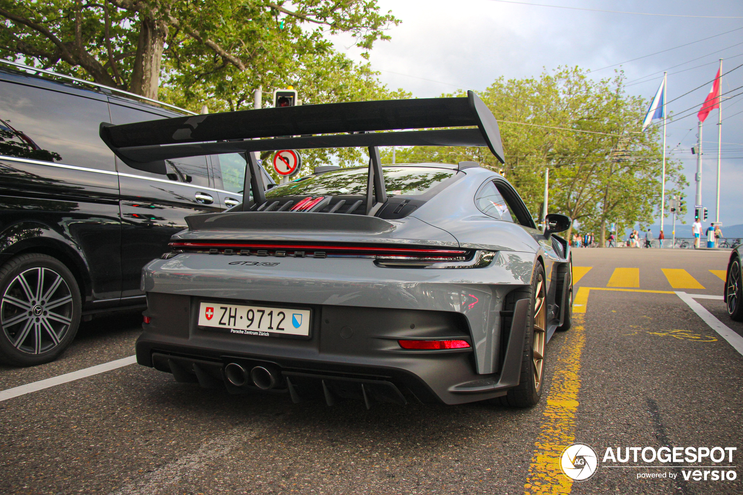 Porsche 992 GT3 RS Weissach Package