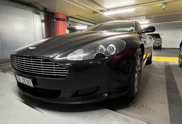 Aston Martin DB9