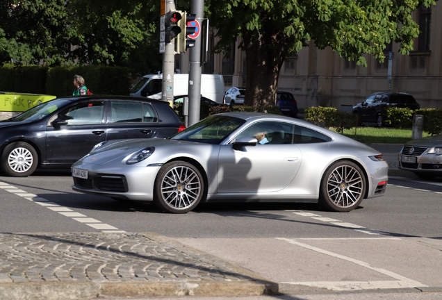 Porsche 992 Carrera 4S