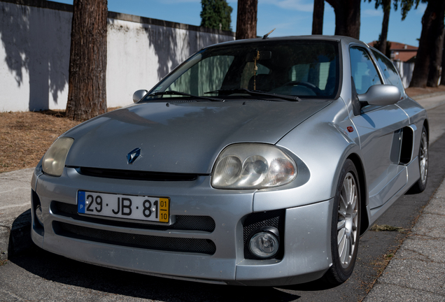 Renault Clio V6