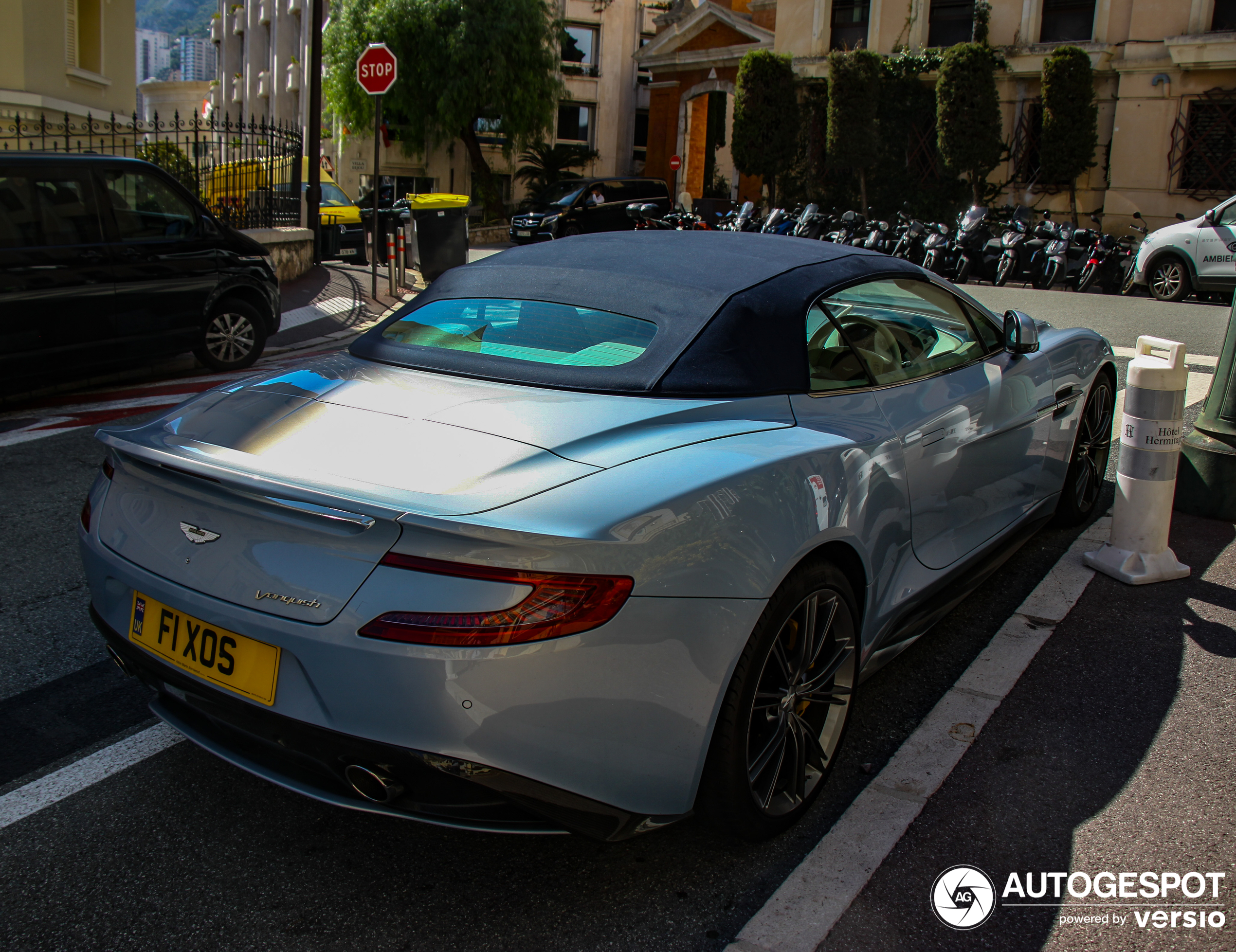 Aston Martin Vanquish Volante