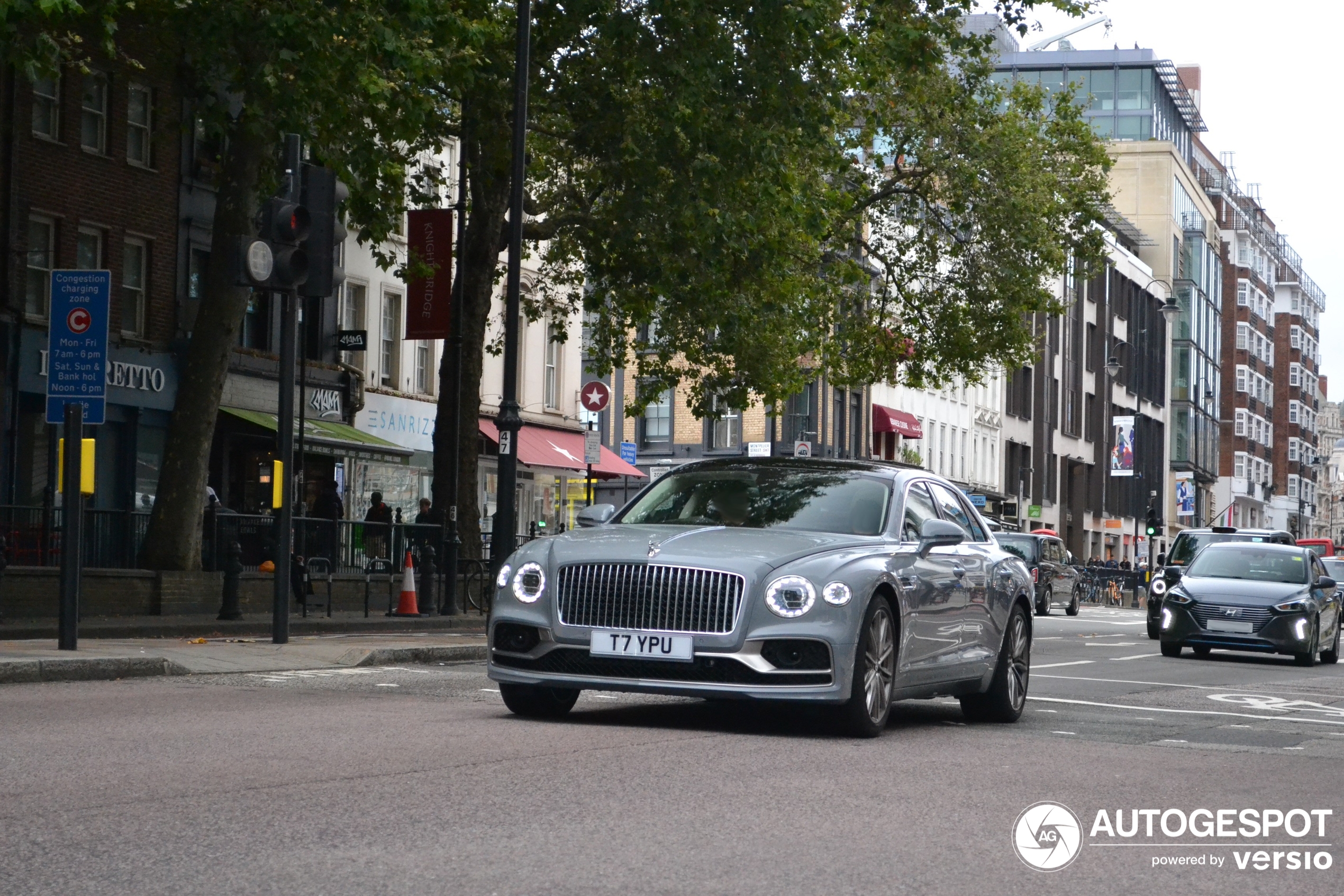 Bentley Flying Spur Hybrid