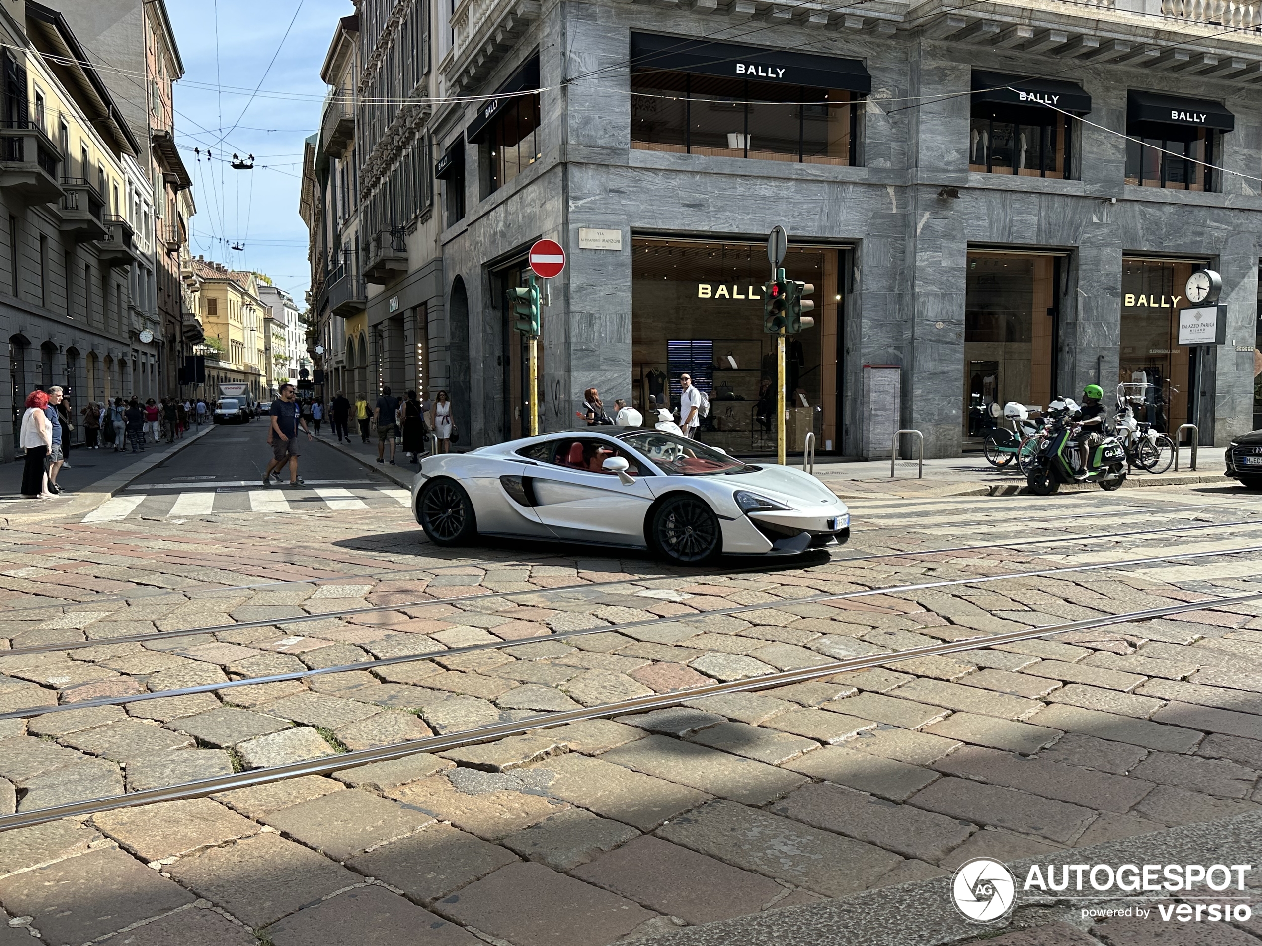 McLaren 570GT