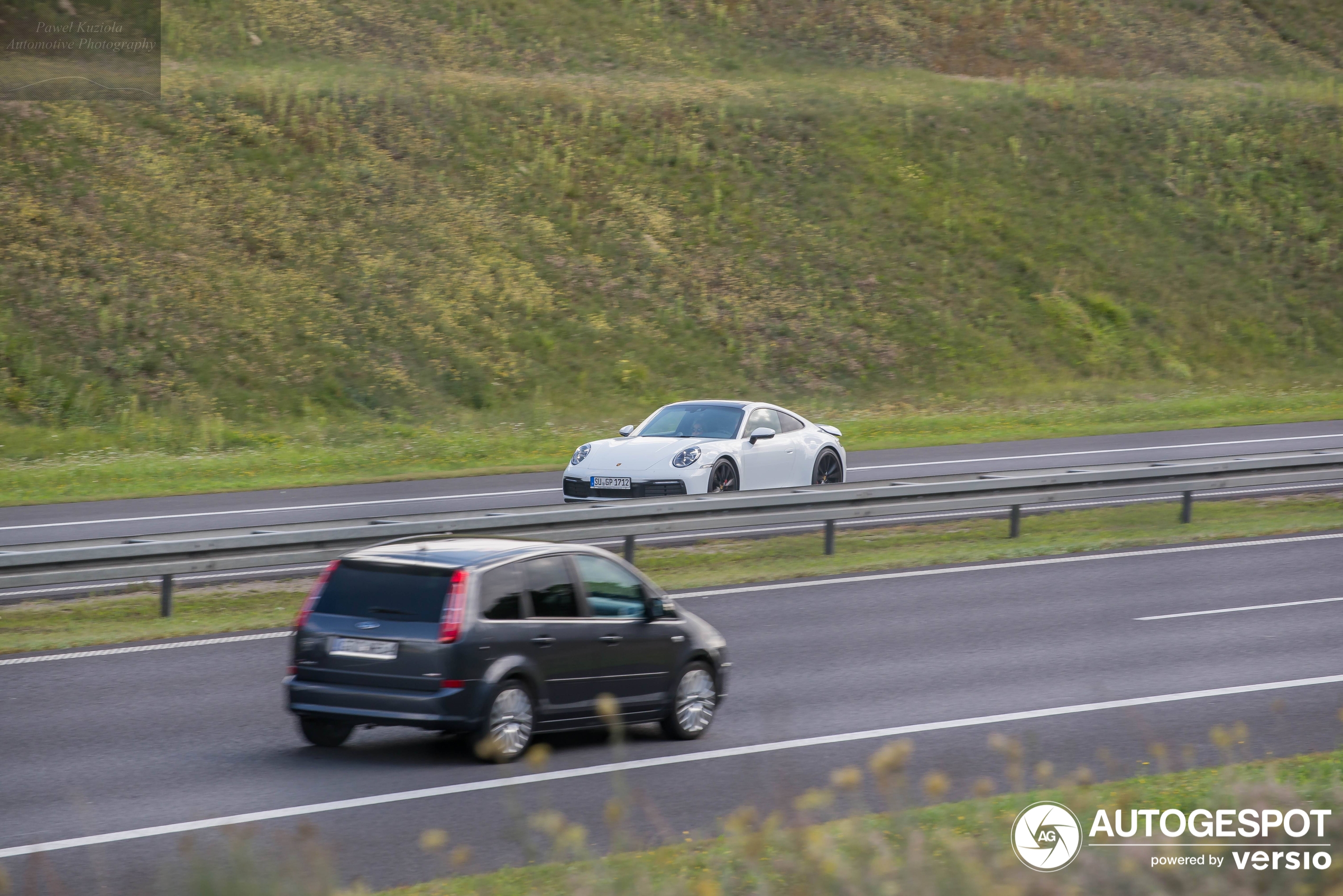 Porsche 992 Carrera 4S