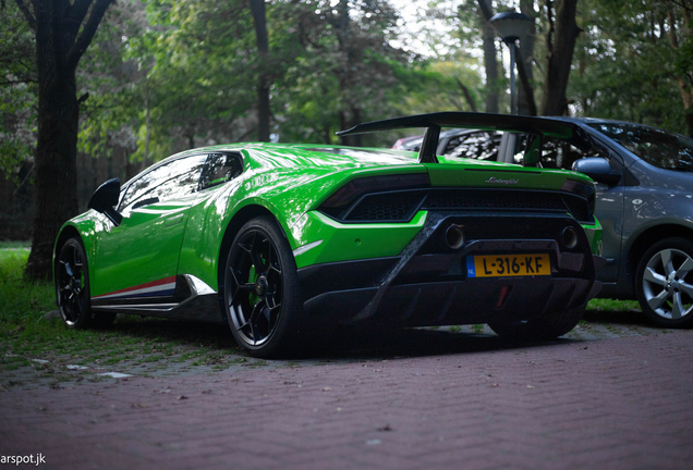 Lamborghini Huracán LP640-4 Performante