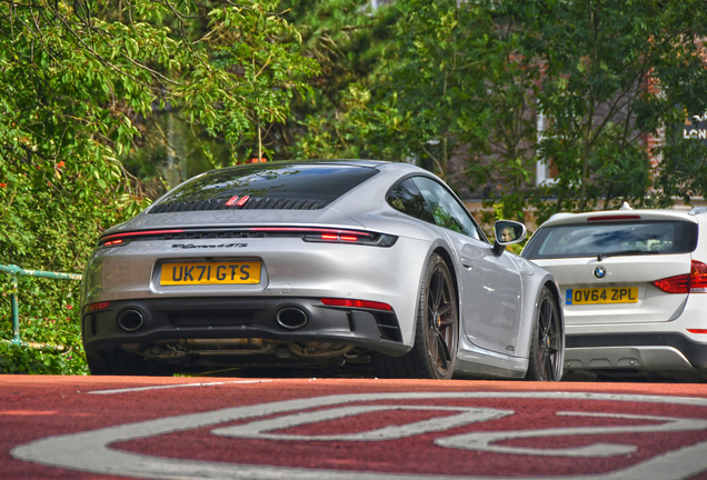 Porsche 992 Carrera 4 GTS