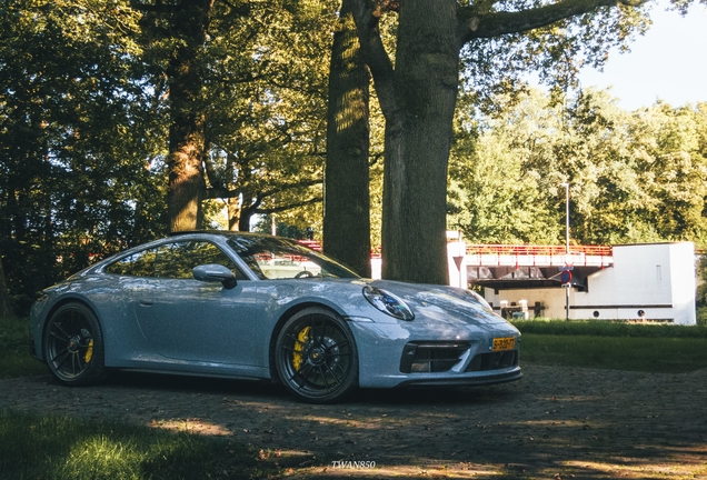 Porsche 992 Carrera GTS