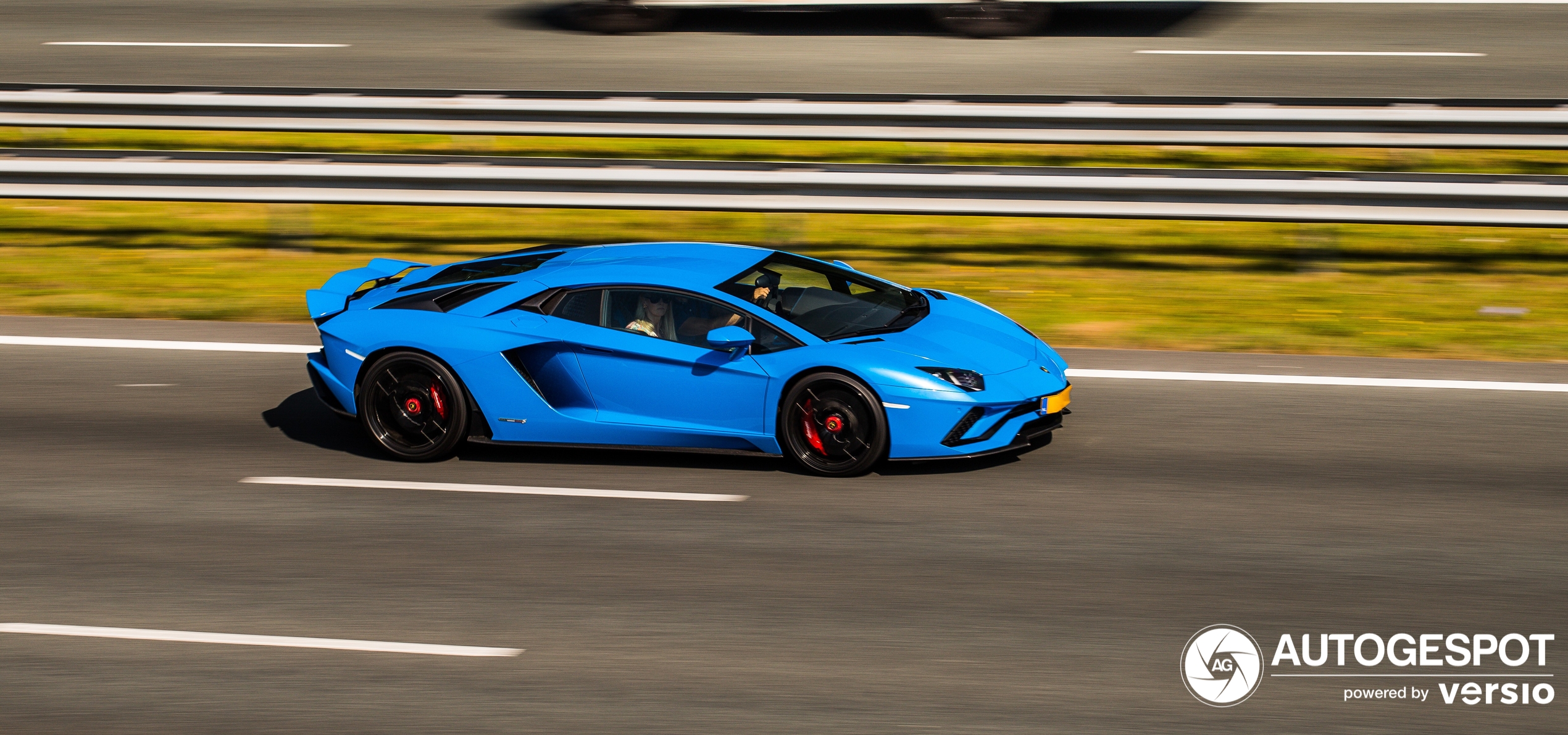 Lamborghini Aventador S LP740-4