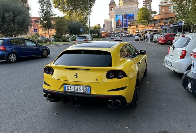 Ferrari GTC4Lusso