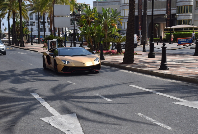 Lamborghini Aventador S LP740-4