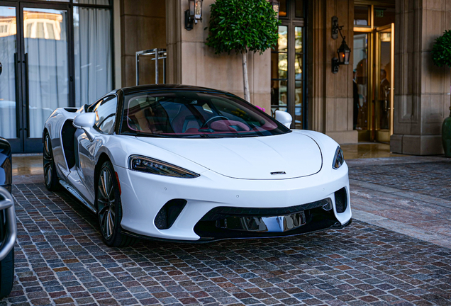 McLaren GT