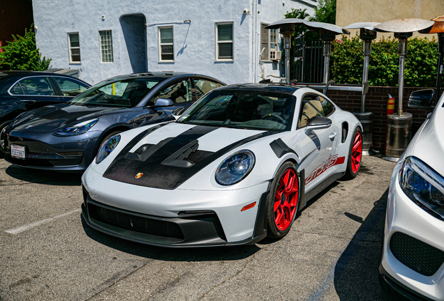 Porsche 992 GT3 RS Weissach Package