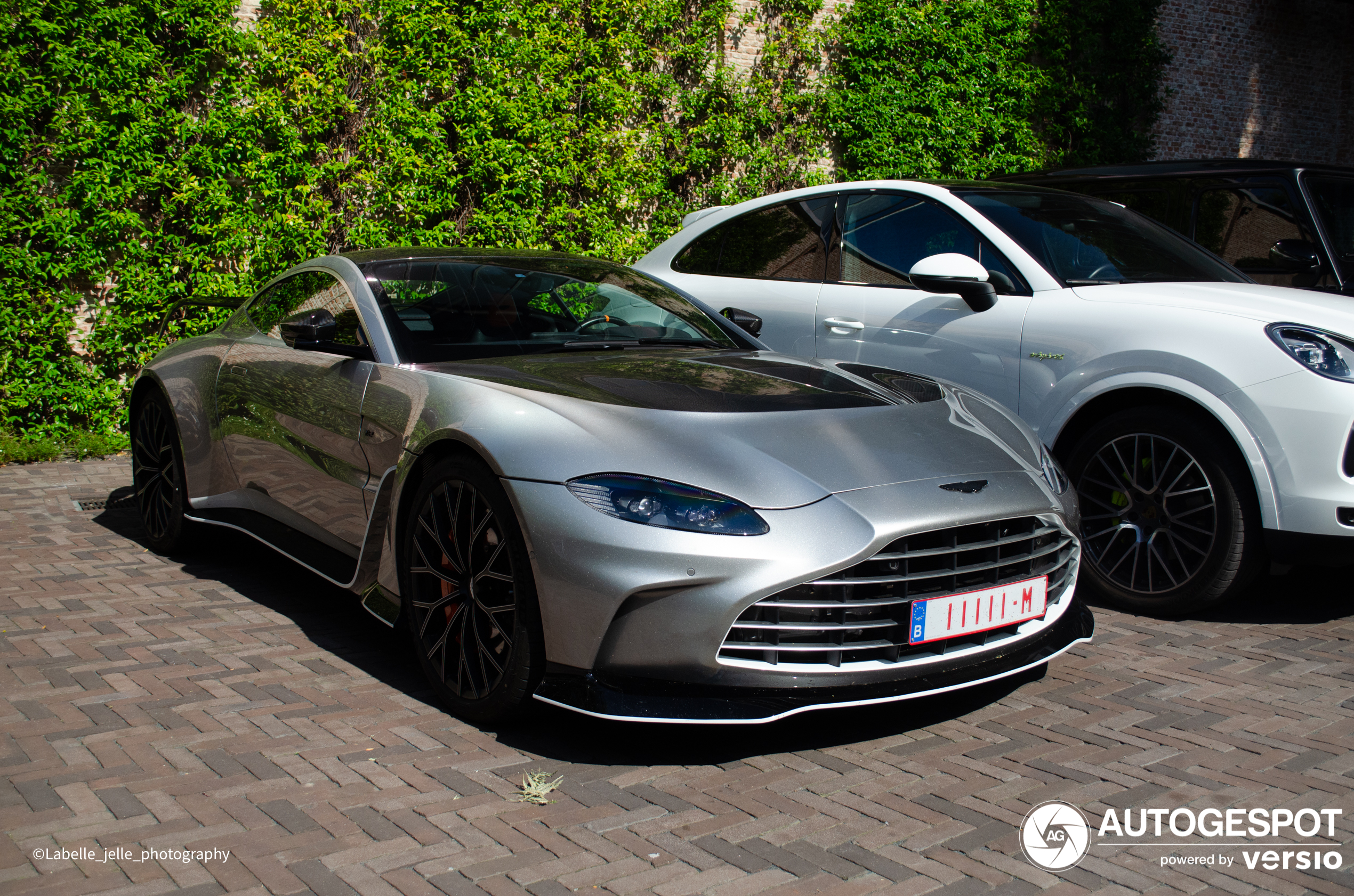 Aston Martin V12 Vantage 2023