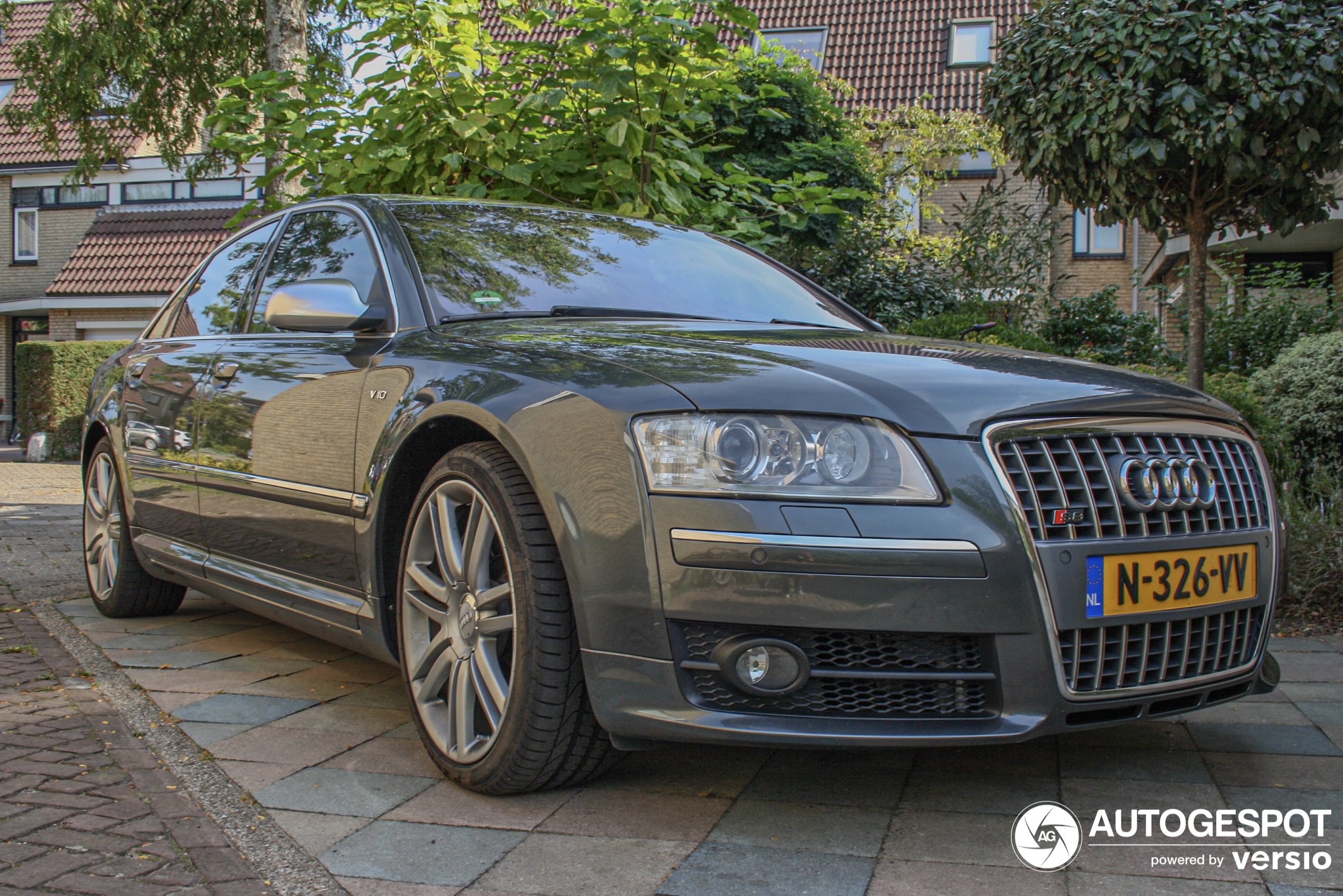 Audi S8 D3