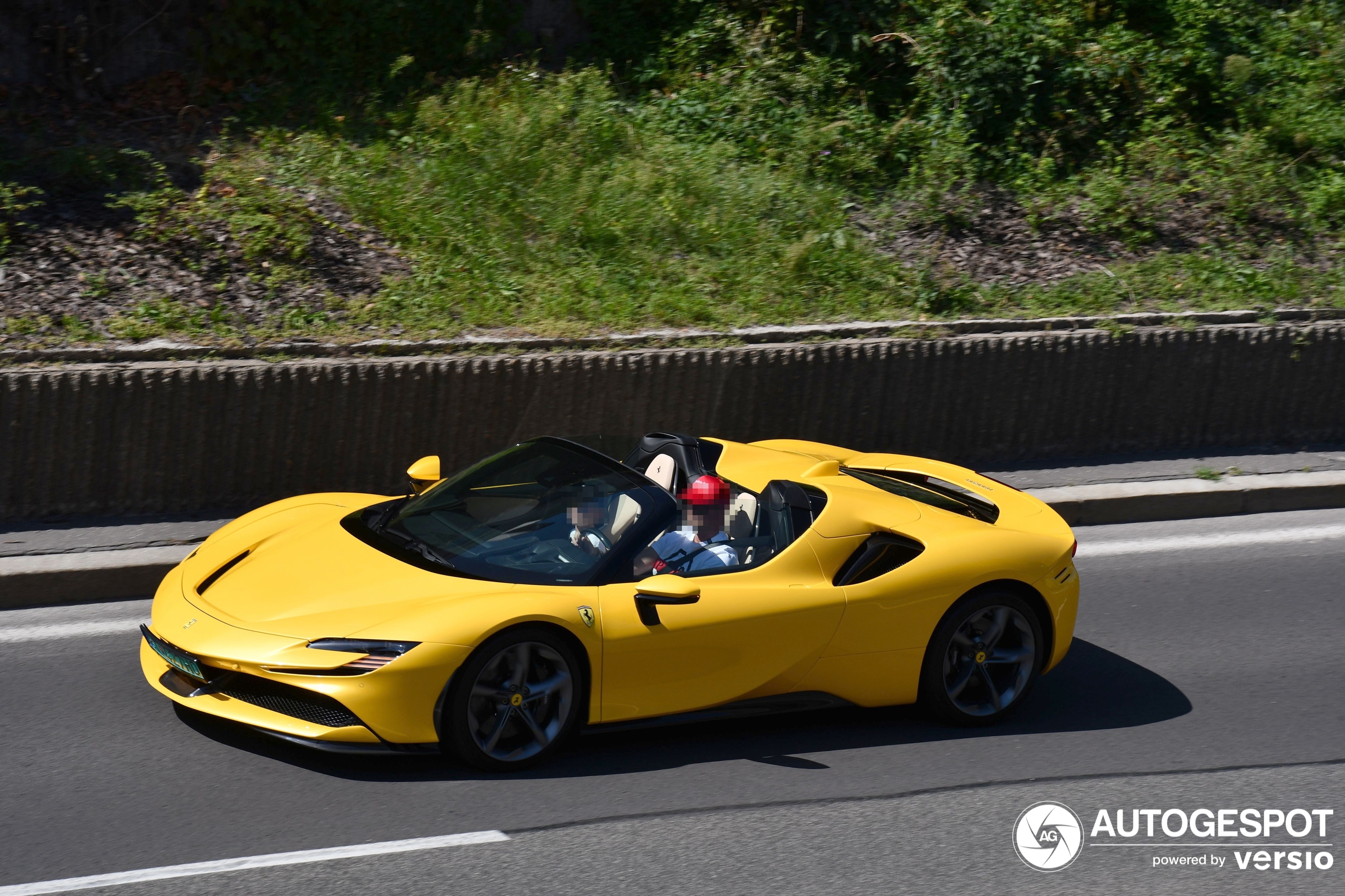 Ferrari SF90 Spider