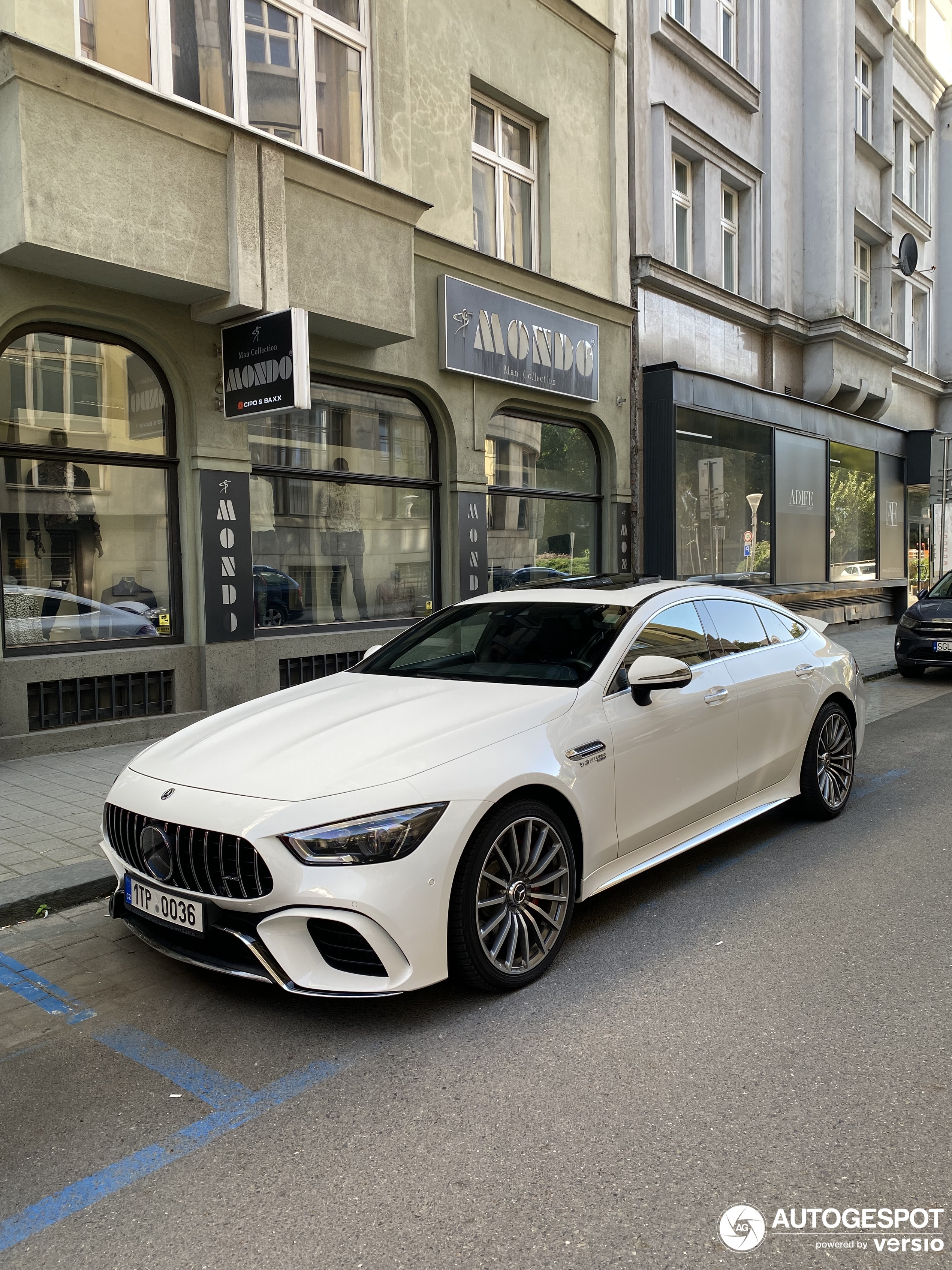 Mercedes-AMG GT 63 X290