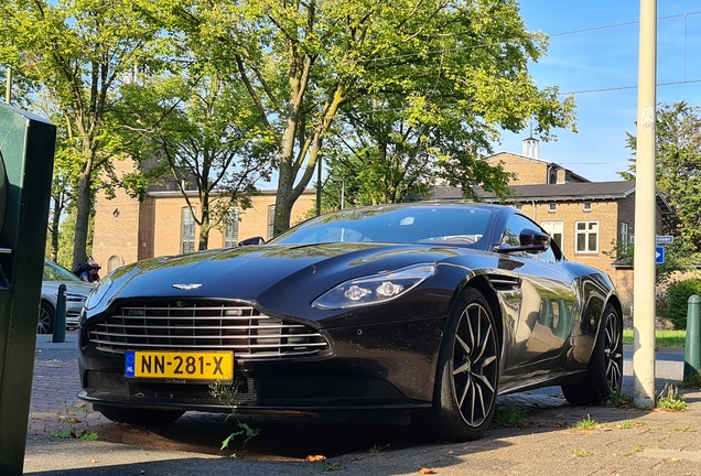 Aston Martin DB11