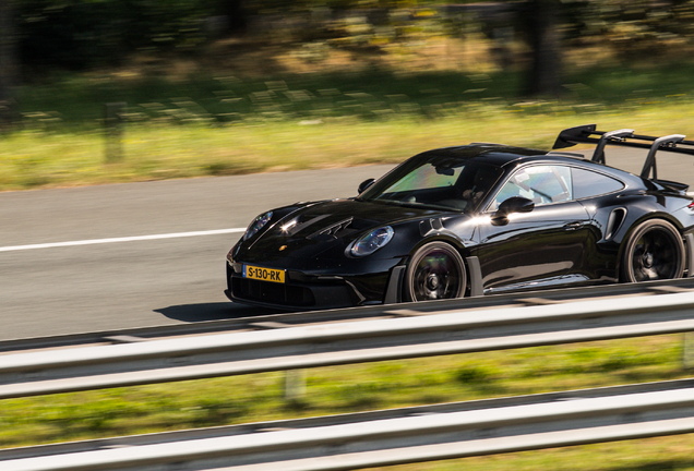 Porsche 992 GT3 RS Weissach Package