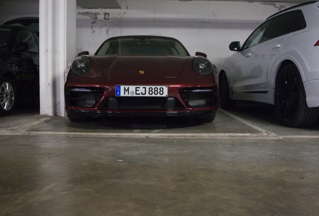 Porsche 992 Targa 4S Heritage Design Edition