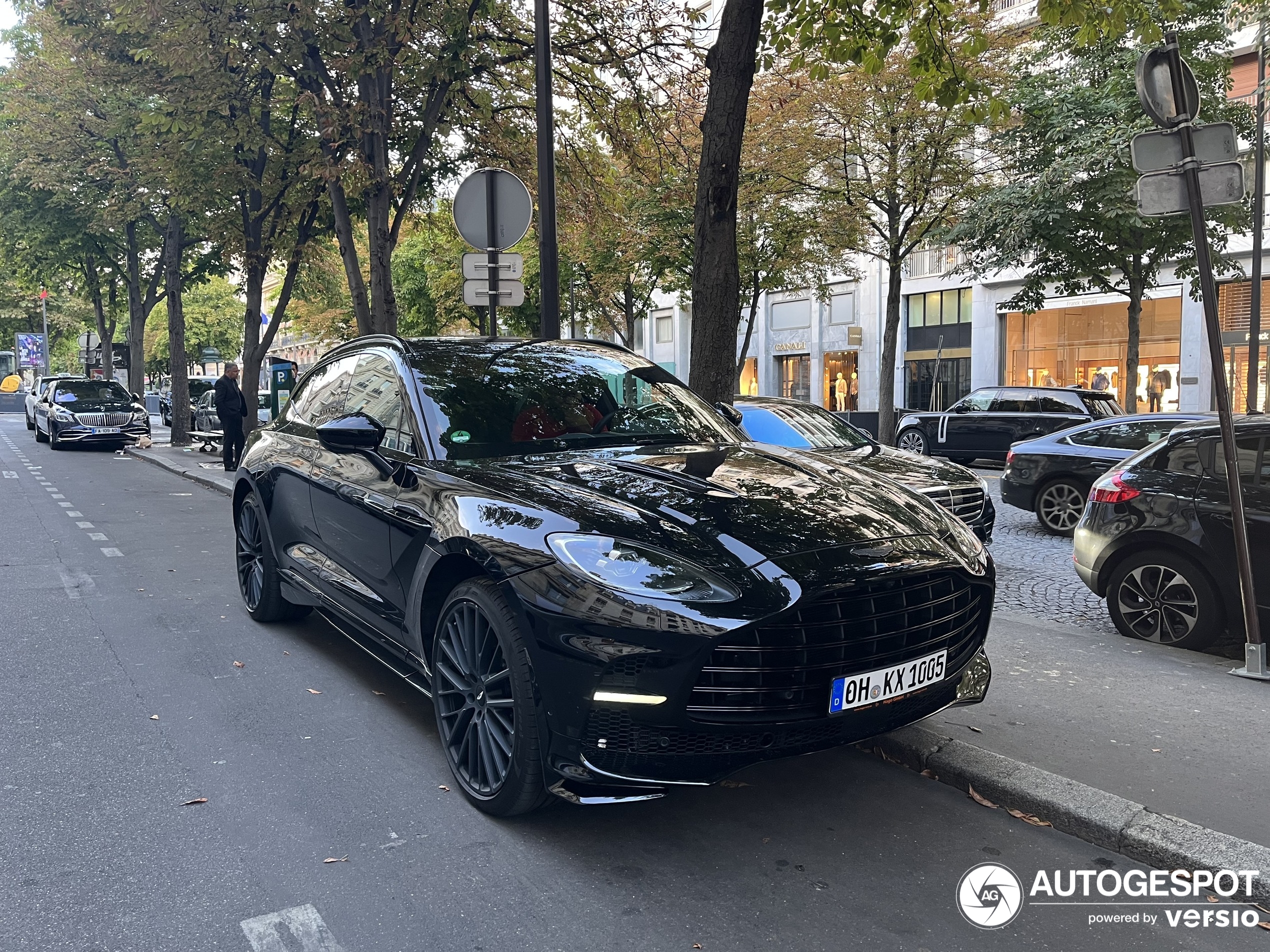 Aston Martin DBX707