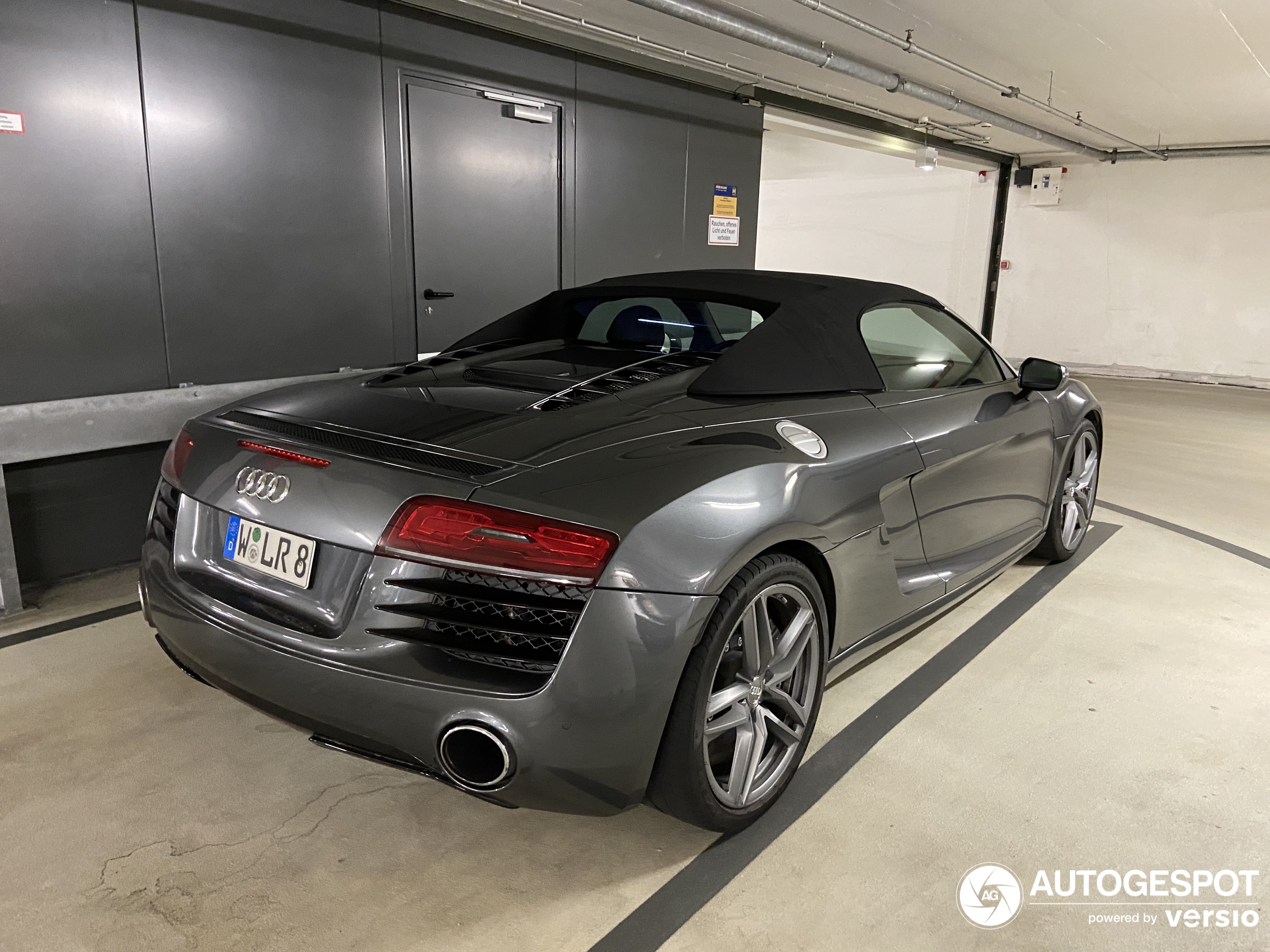 Audi R8 V10 Spyder 2013