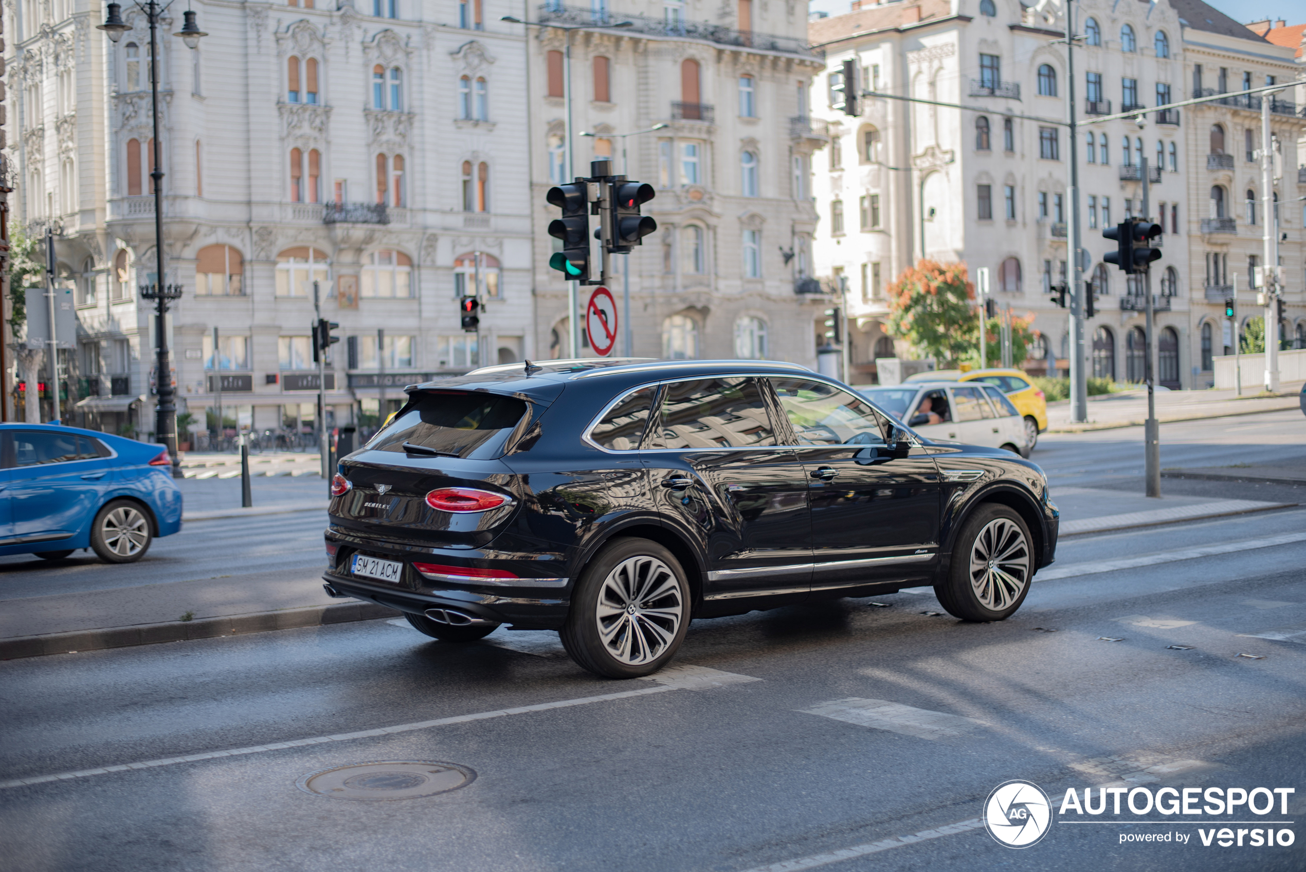 Bentley Bentayga Azure