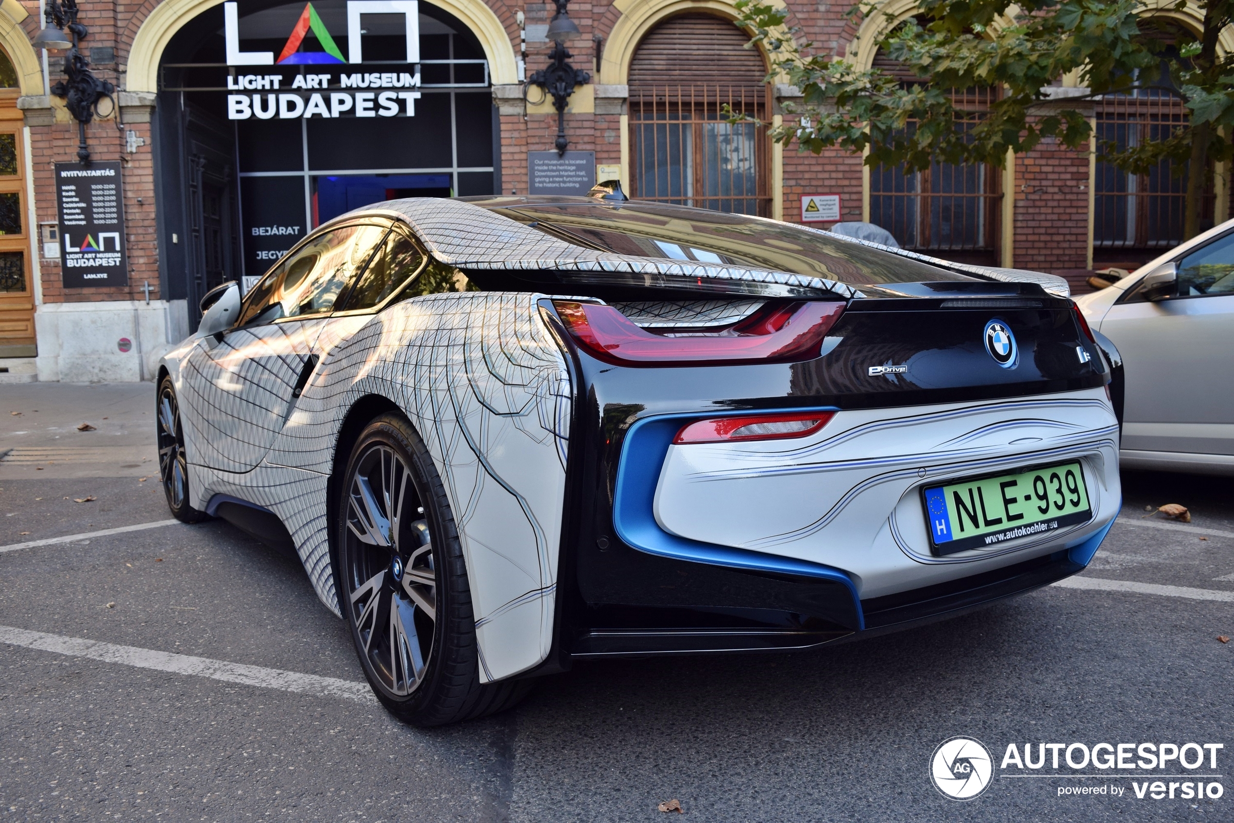 BMW i8