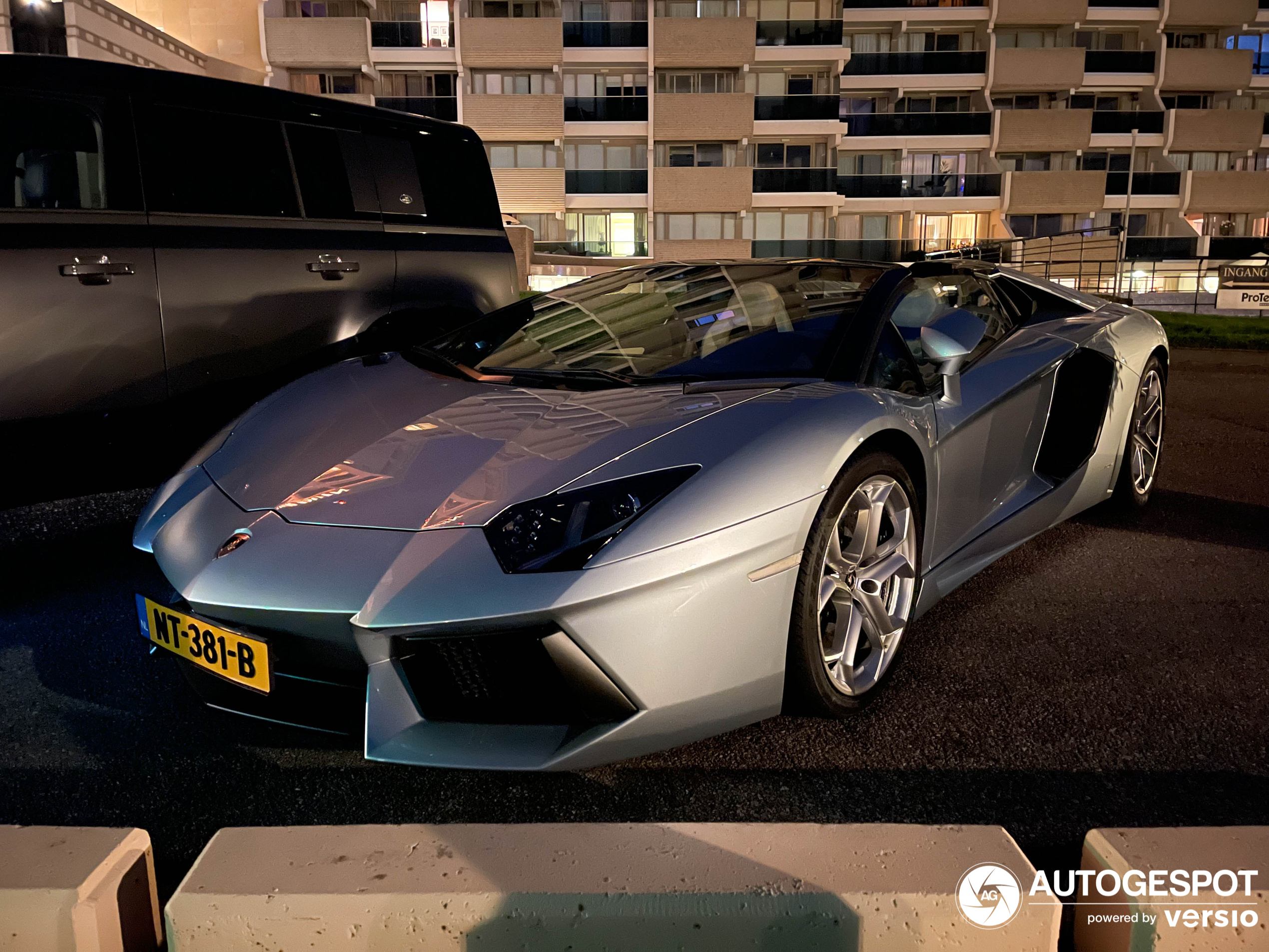 Lamborghini Aventador LP700-4 Roadster