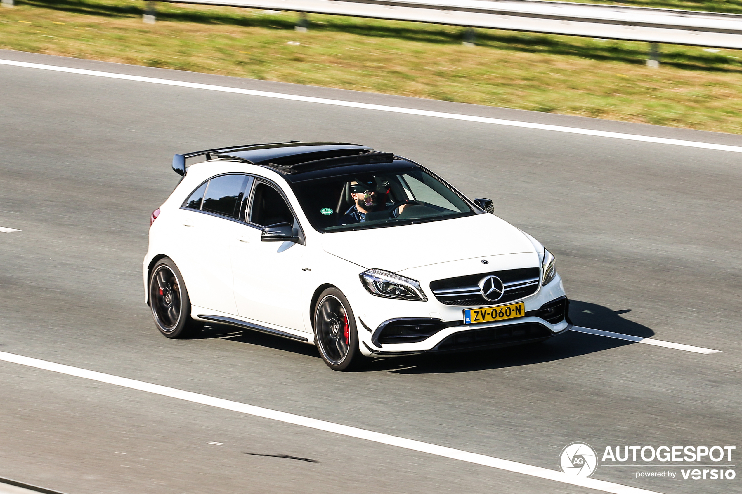 Mercedes-AMG A 45 W176 2015