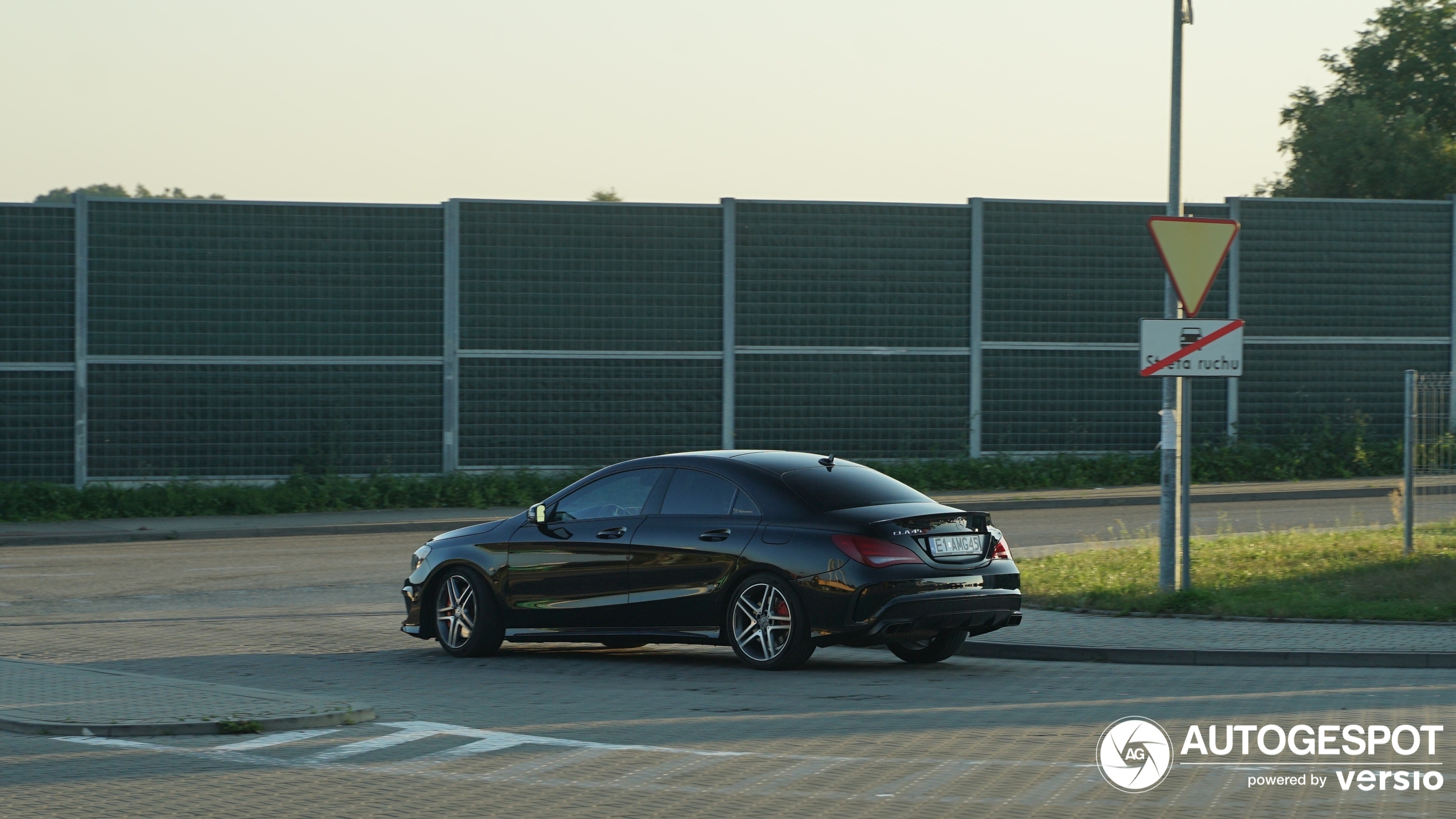 Mercedes-Benz CLA 45 AMG C117