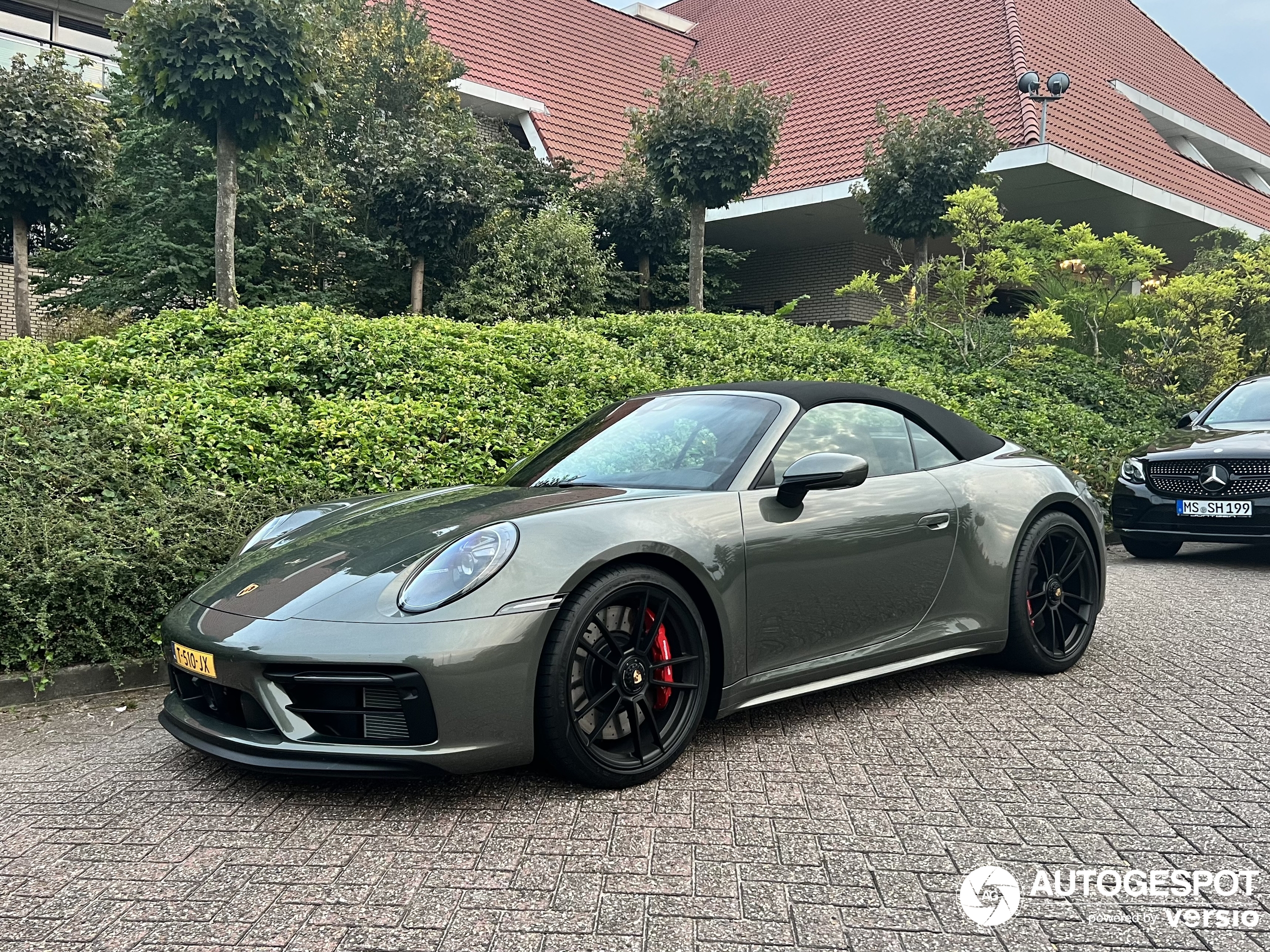 Porsche 992 Carrera 4 GTS Cabriolet