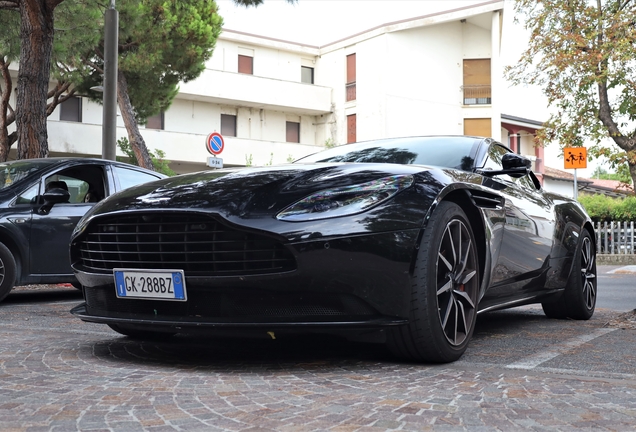 Aston Martin DB11 V8