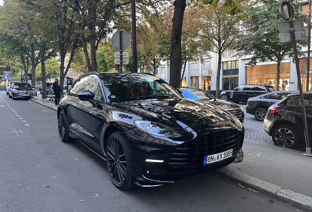 Aston Martin DBX707