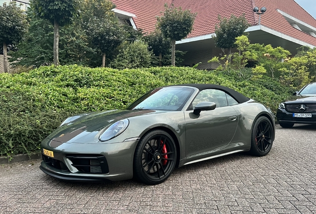 Porsche 992 Carrera 4 GTS Cabriolet