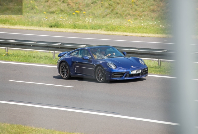 Porsche 992 Carrera 4S