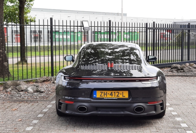 Porsche 992 Carrera 4S