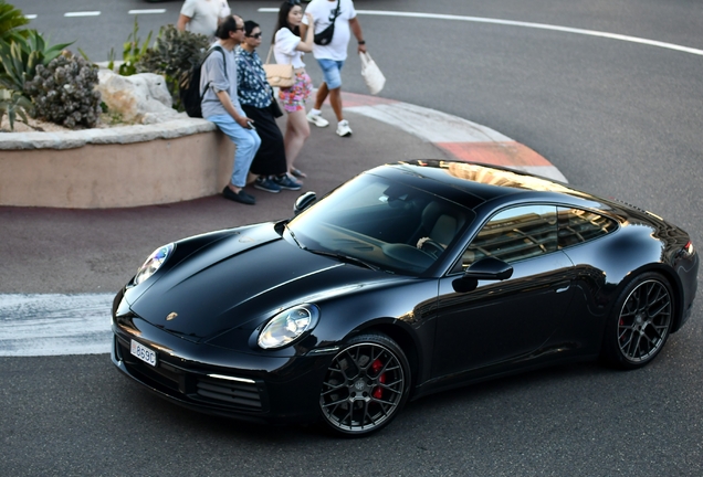 Porsche 992 Carrera 4S