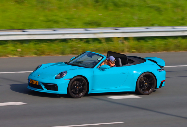 Porsche 992 Carrera 4S Cabriolet