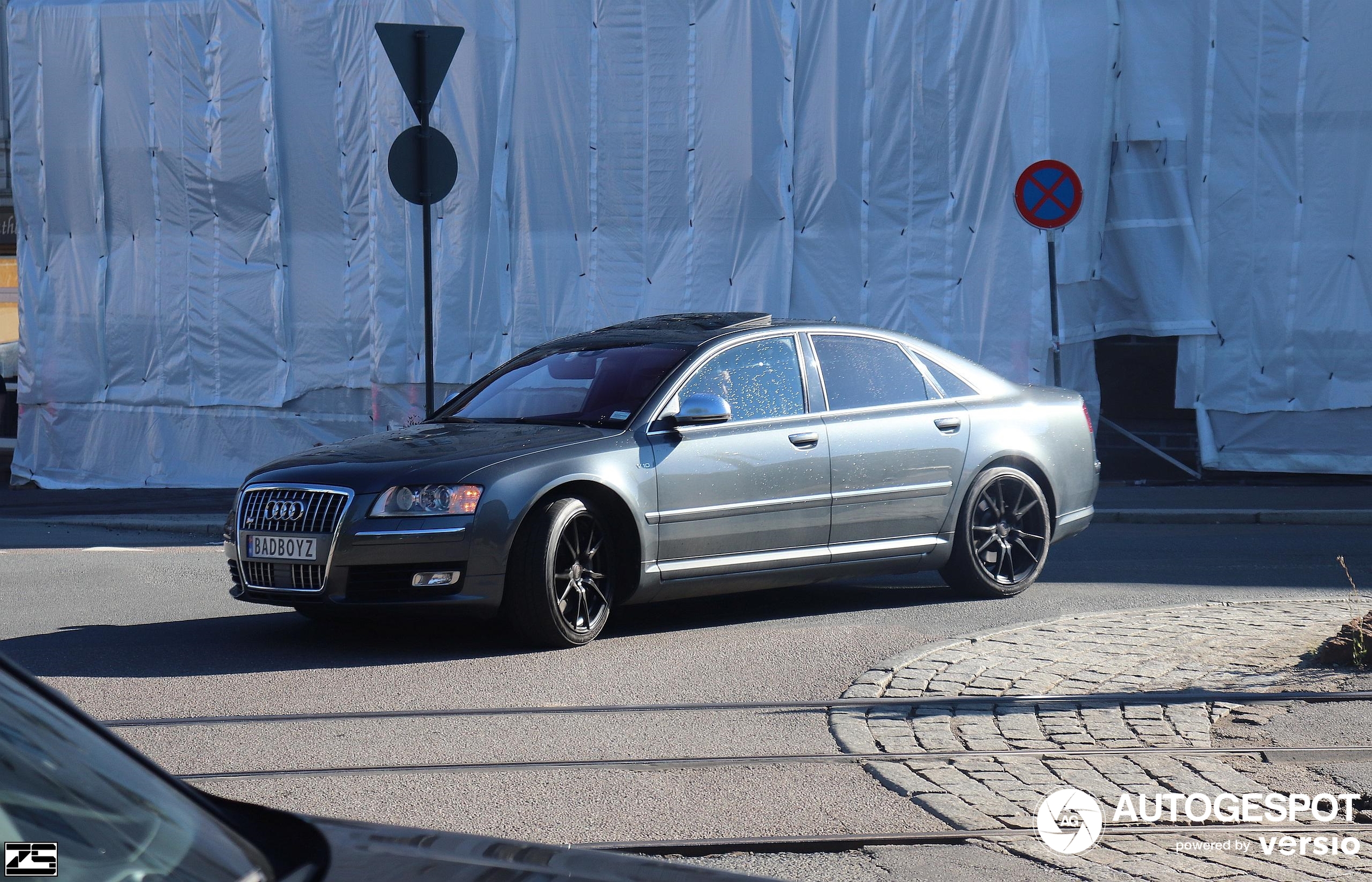 Audi S8 D3