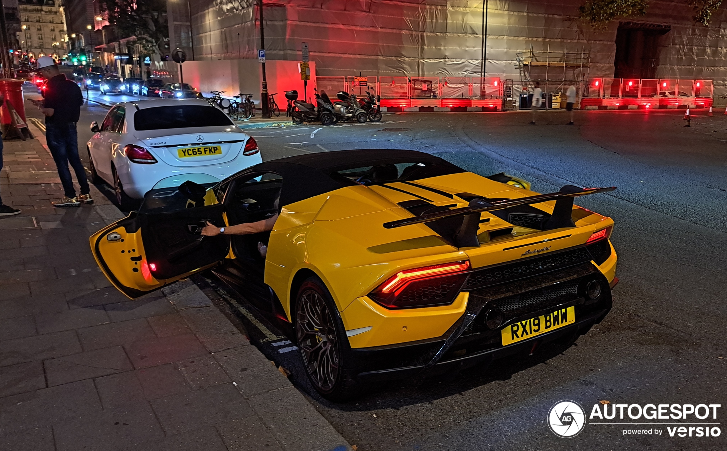 Lamborghini Huracán LP640-4 Performante Spyder