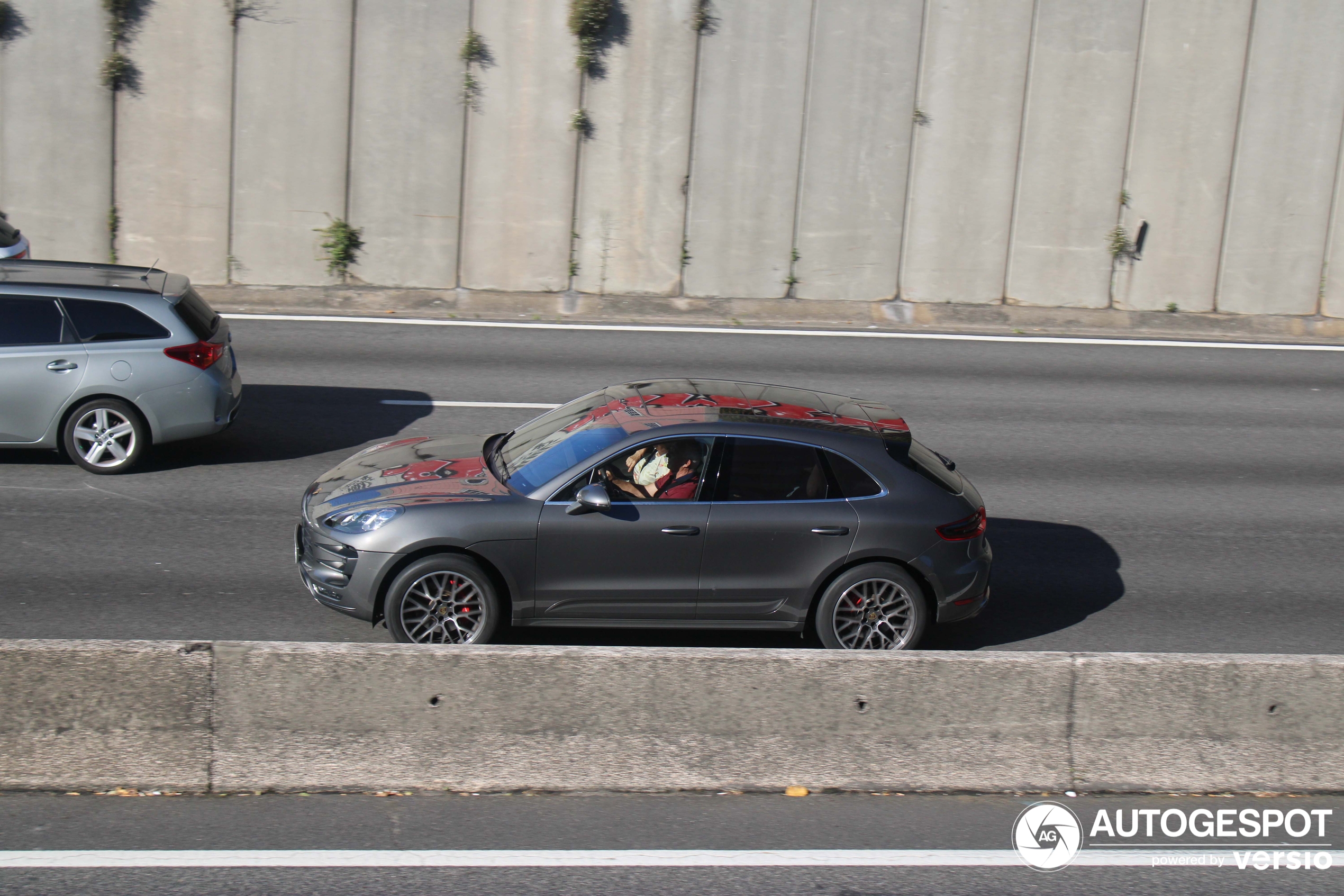 Porsche 95B Macan Turbo