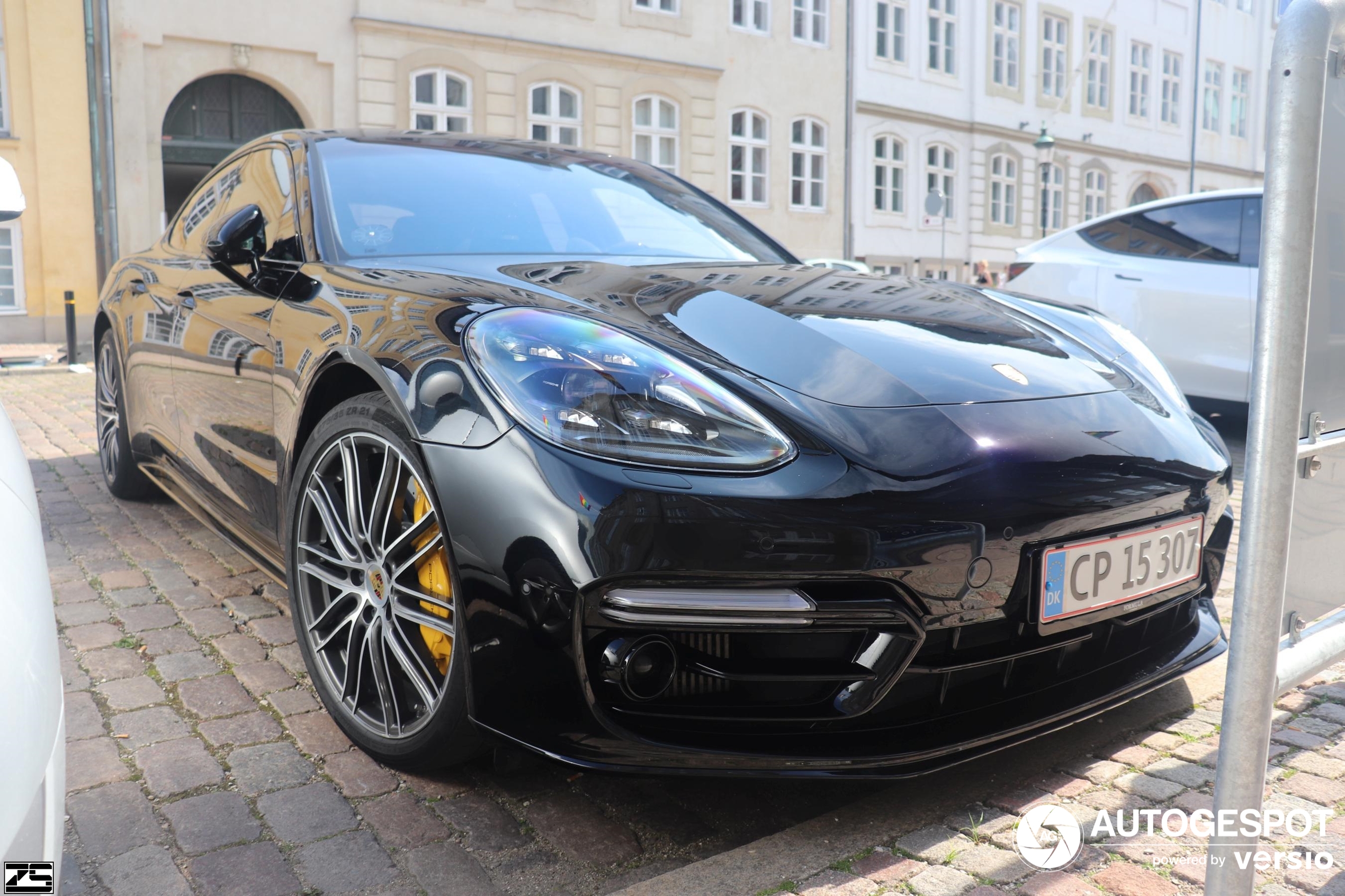 Porsche 971 Panamera Turbo