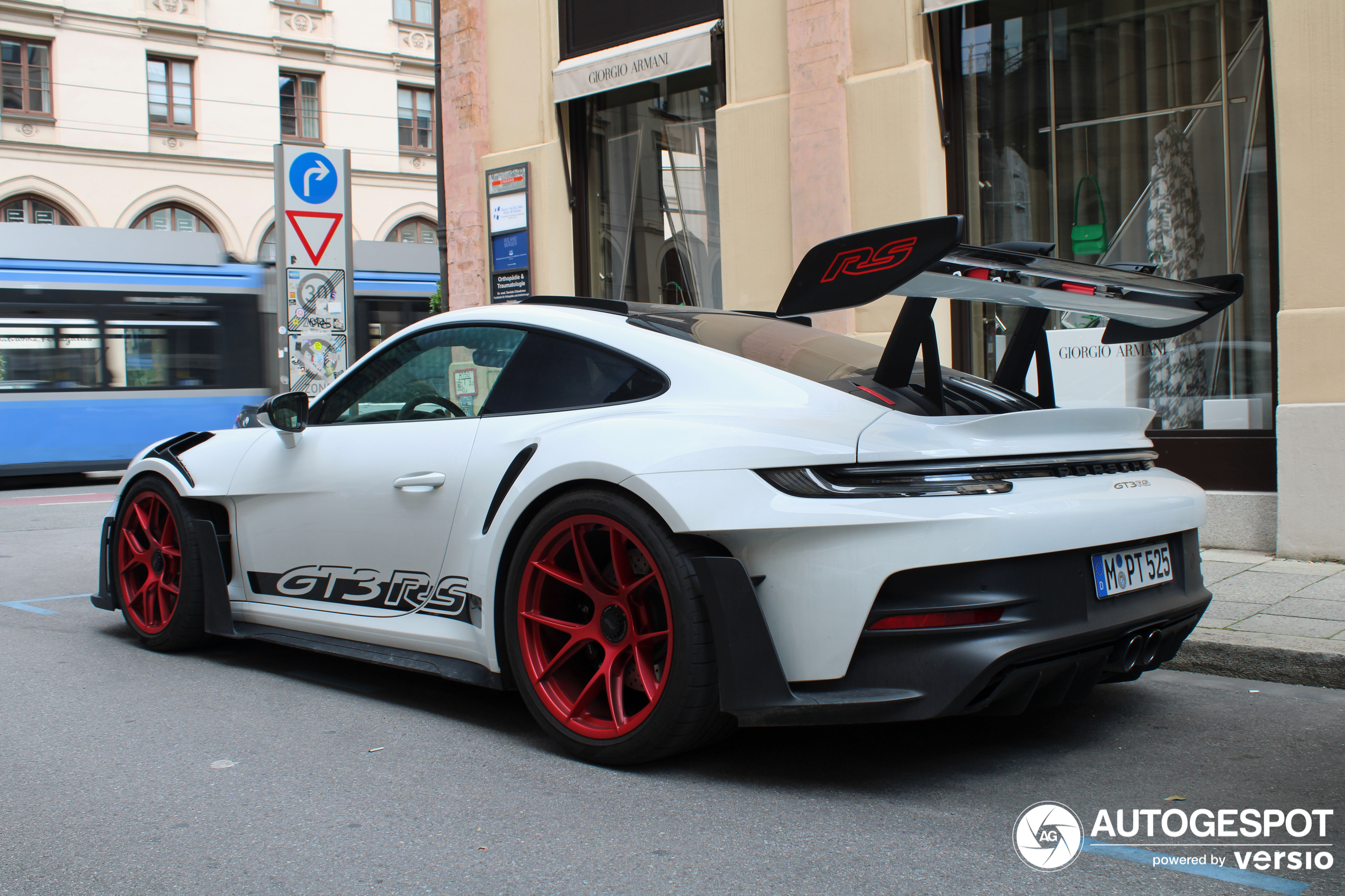 Porsche 992 GT3 RS Weissach Package