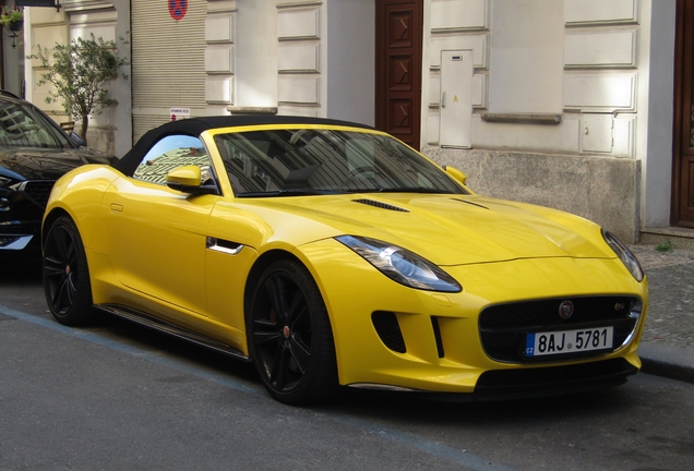 Jaguar F-TYPE S Convertible