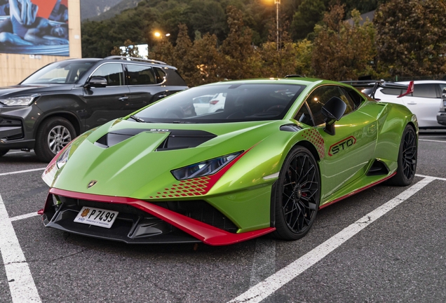 Lamborghini Huracán LP640-2 STO