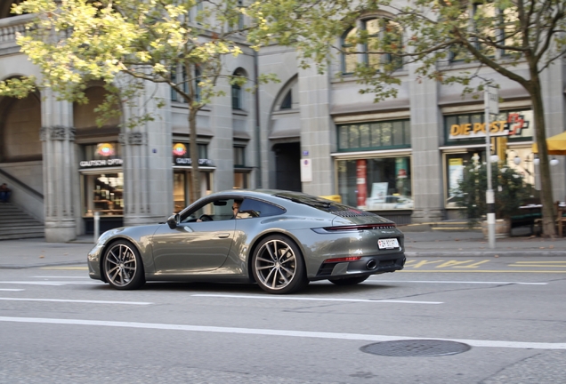 Porsche 992 Carrera 4S