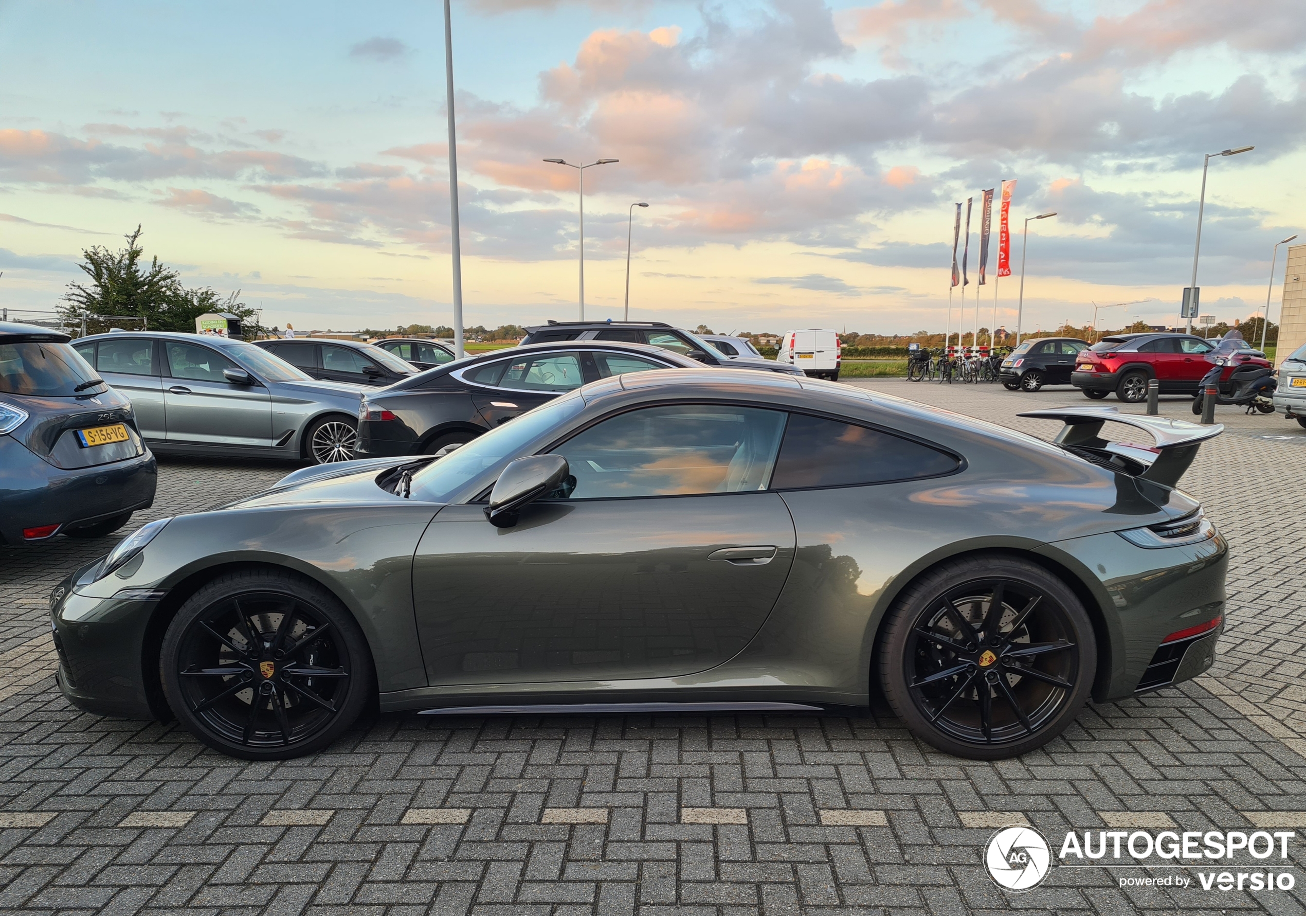 Porsche 992 Carrera 4S