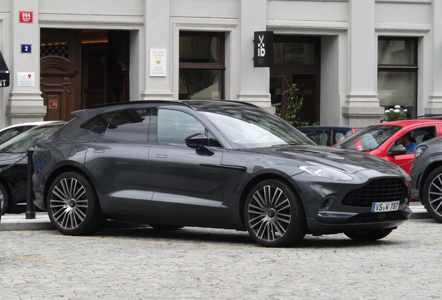 Aston Martin DBX