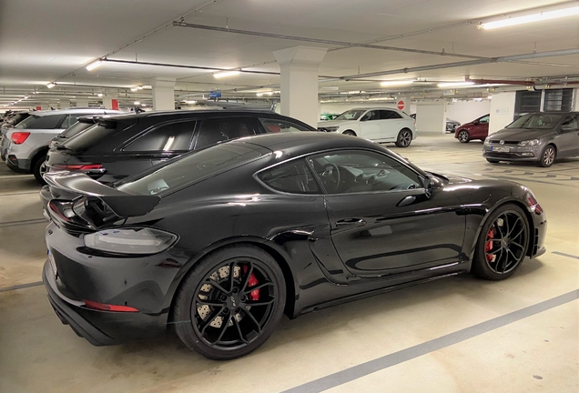 Porsche 718 Cayman GT4