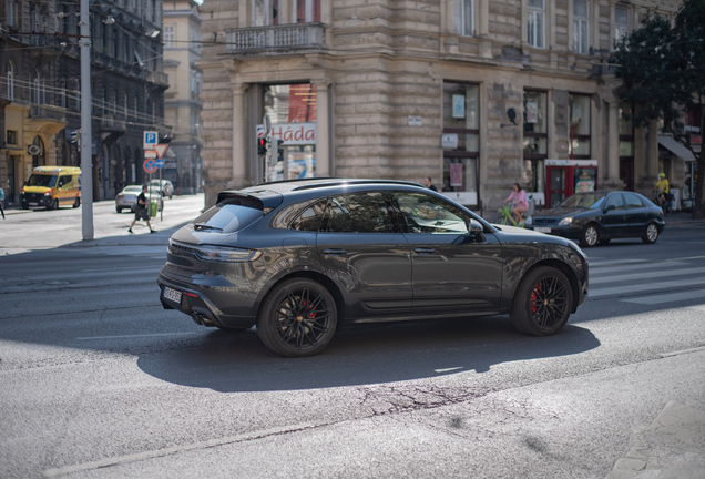 Porsche 95B Macan GTS MkIII